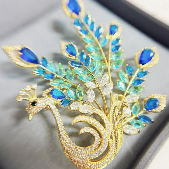 Peacock brooch, blue crystal brooch, gold brooch, dress brooch, formal brooch - Picture 7 of 8